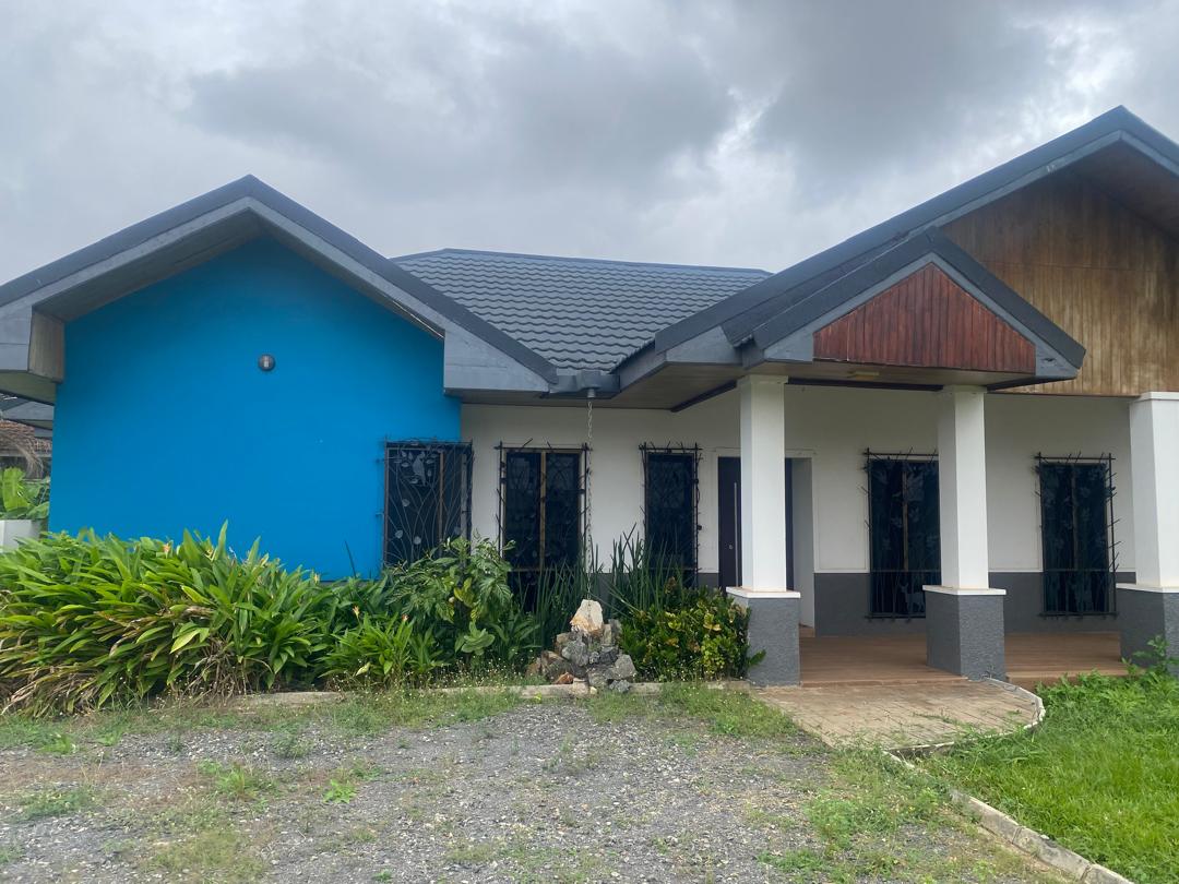 Luxurious 3-Bedroom Apartment